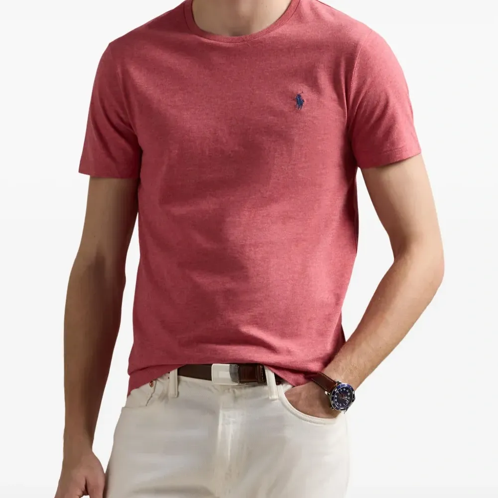 футболка с вышитым логотипом футболка с вышитым логотипом