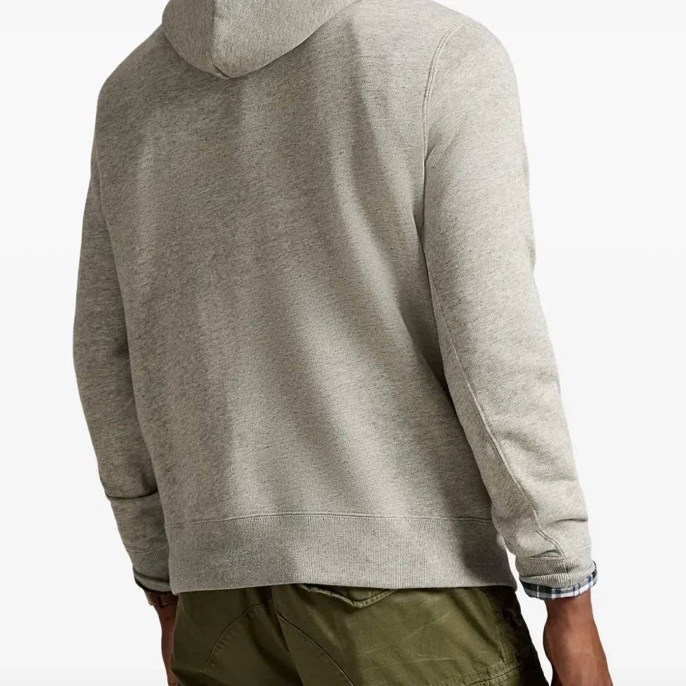 худи с вышитым логотипом