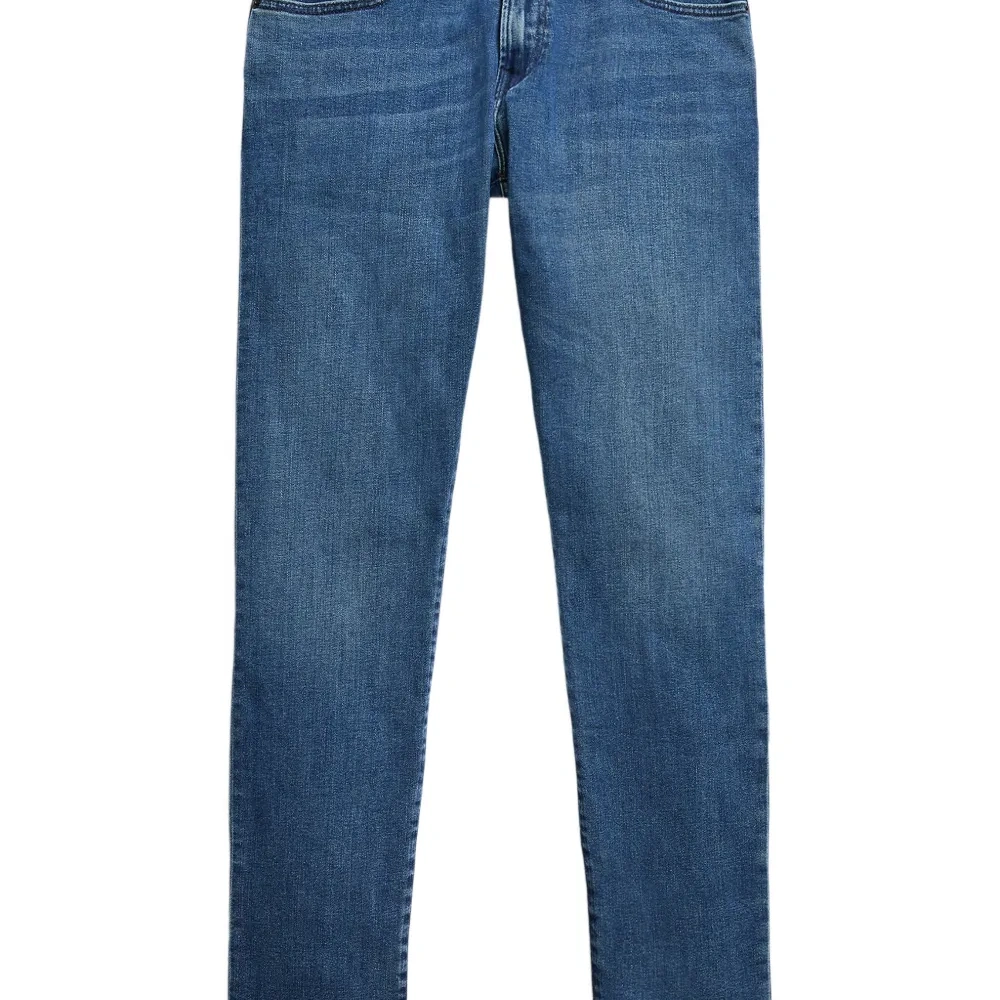 джинсы с вышитым логотипом