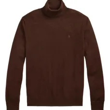 свитер с высоким воротником