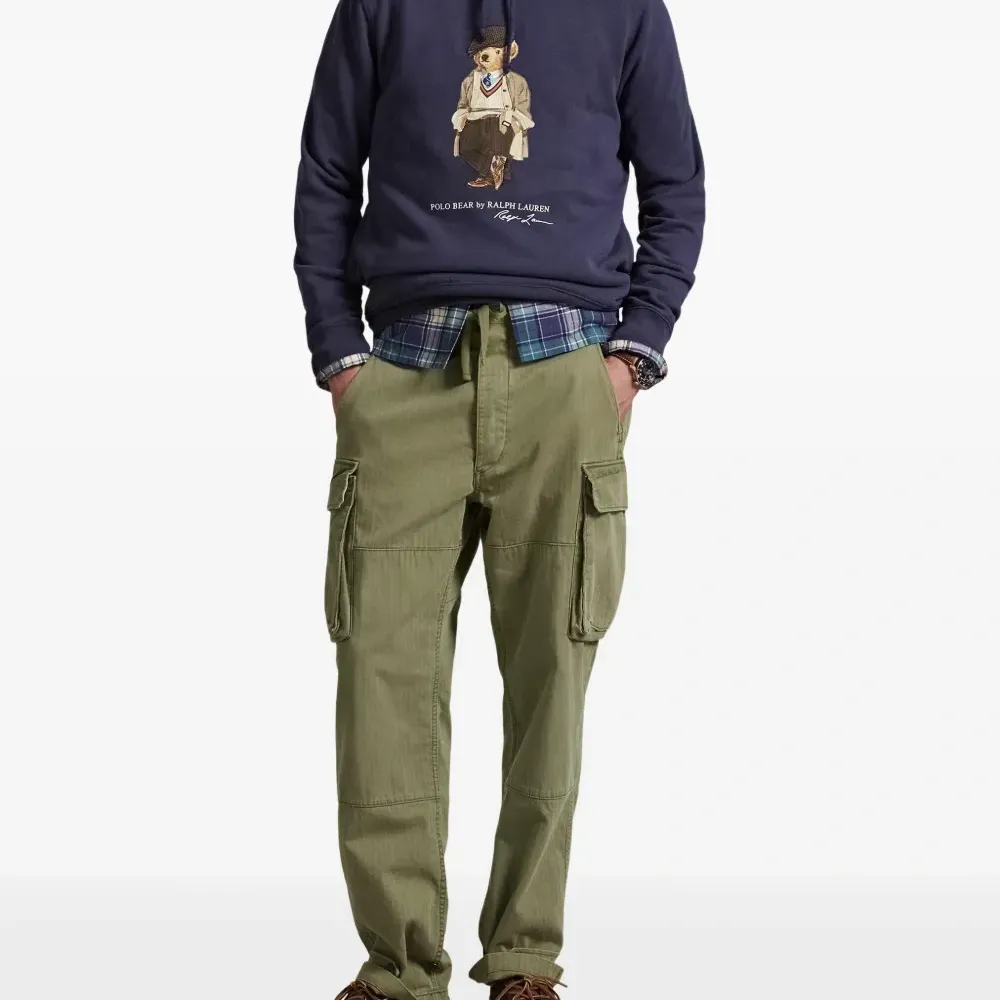 худи с вышивкой