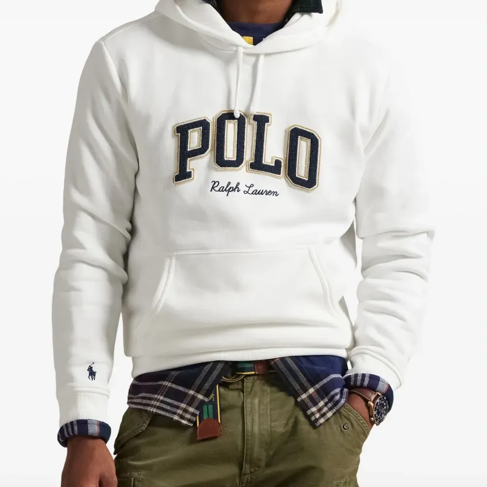 худи с вышитым логотипом