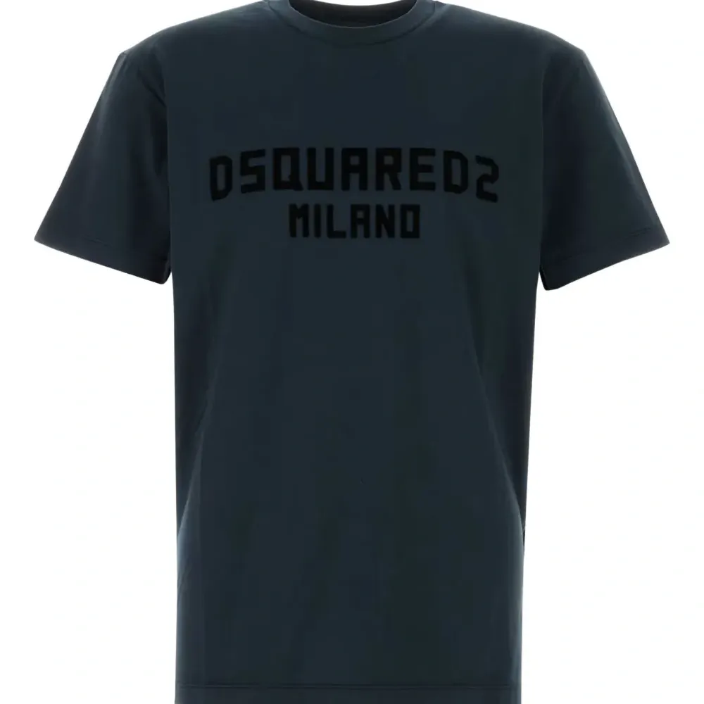 футболка с логотипом