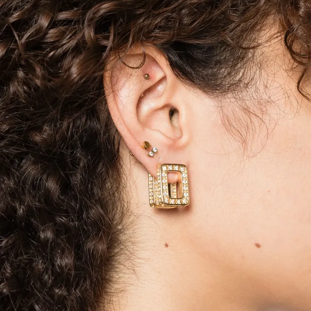 квадратная серьга с бриллиантами квадратная серьга с бриллиантами