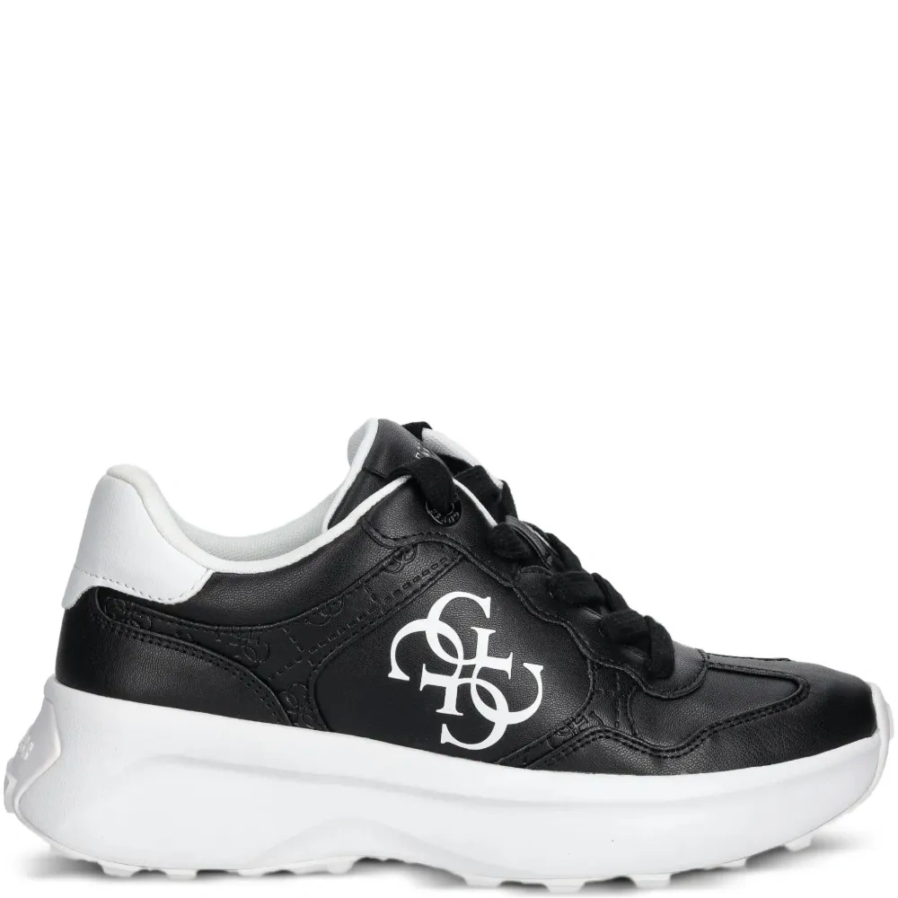 кроссовки с логотипом