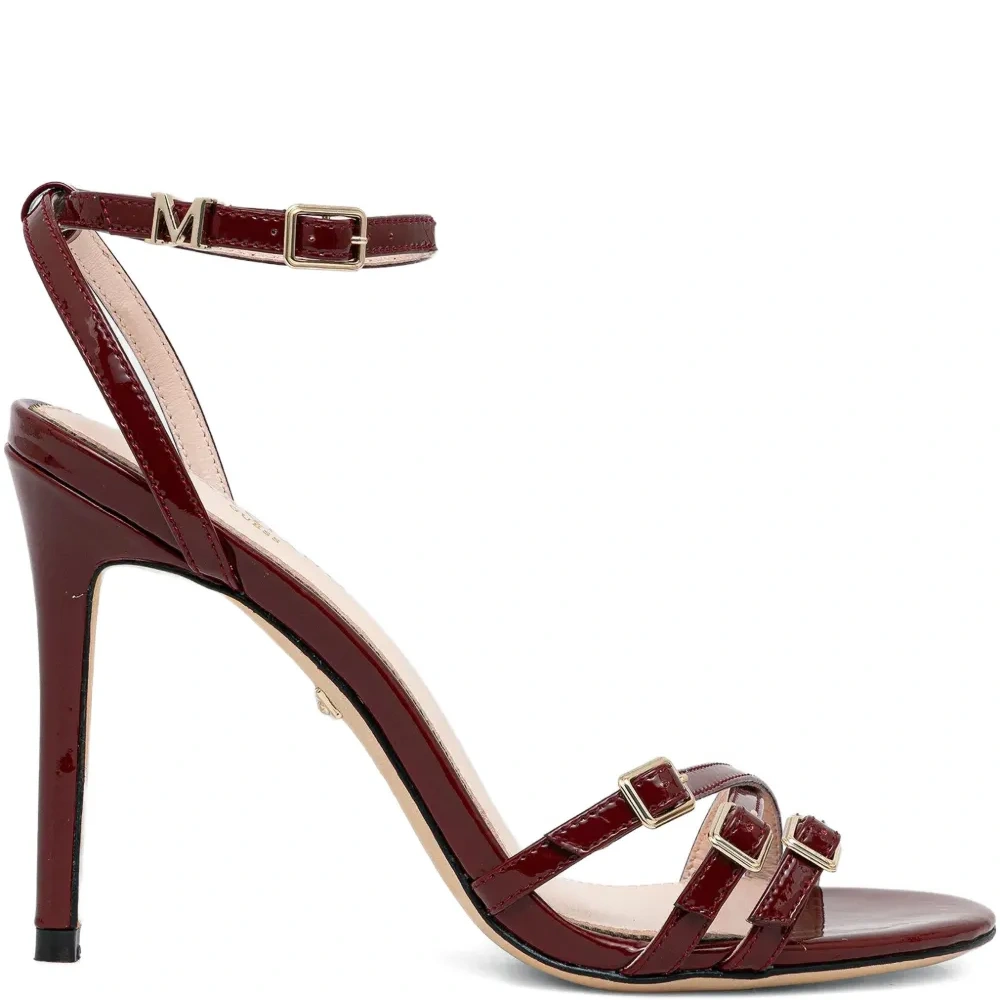 Сандалии с ремешками