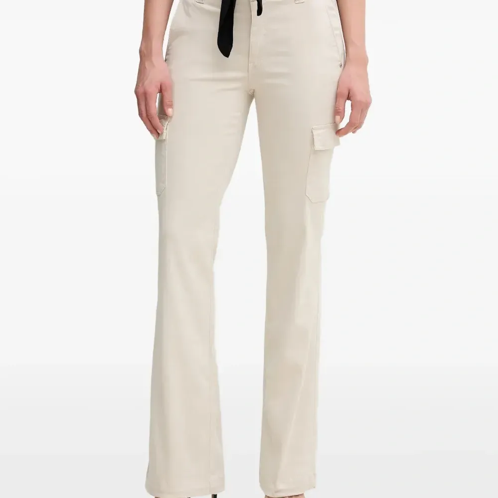 расклешенные брюки