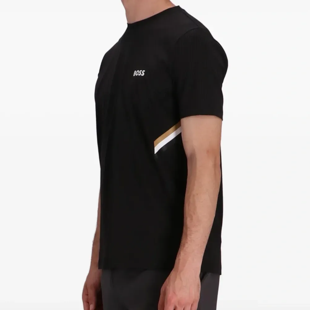 Футболка с логотипом