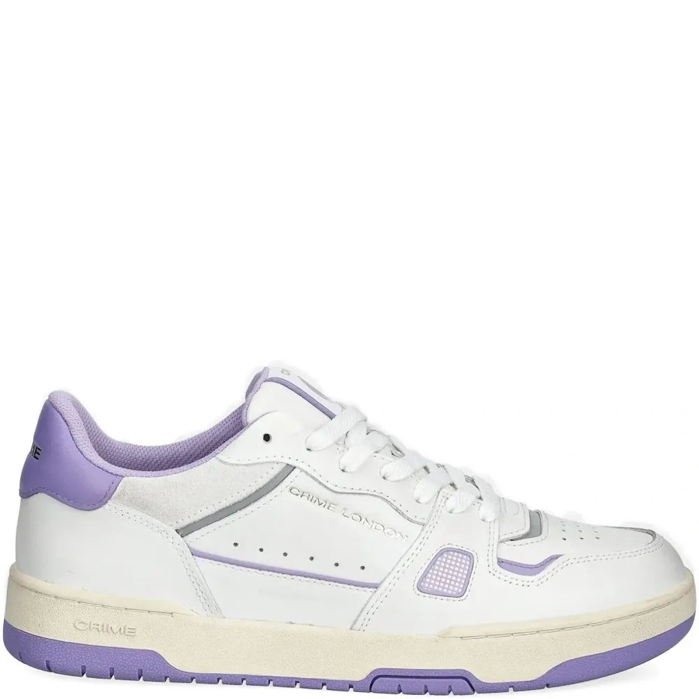 Кроссовки с вышитым логотипом