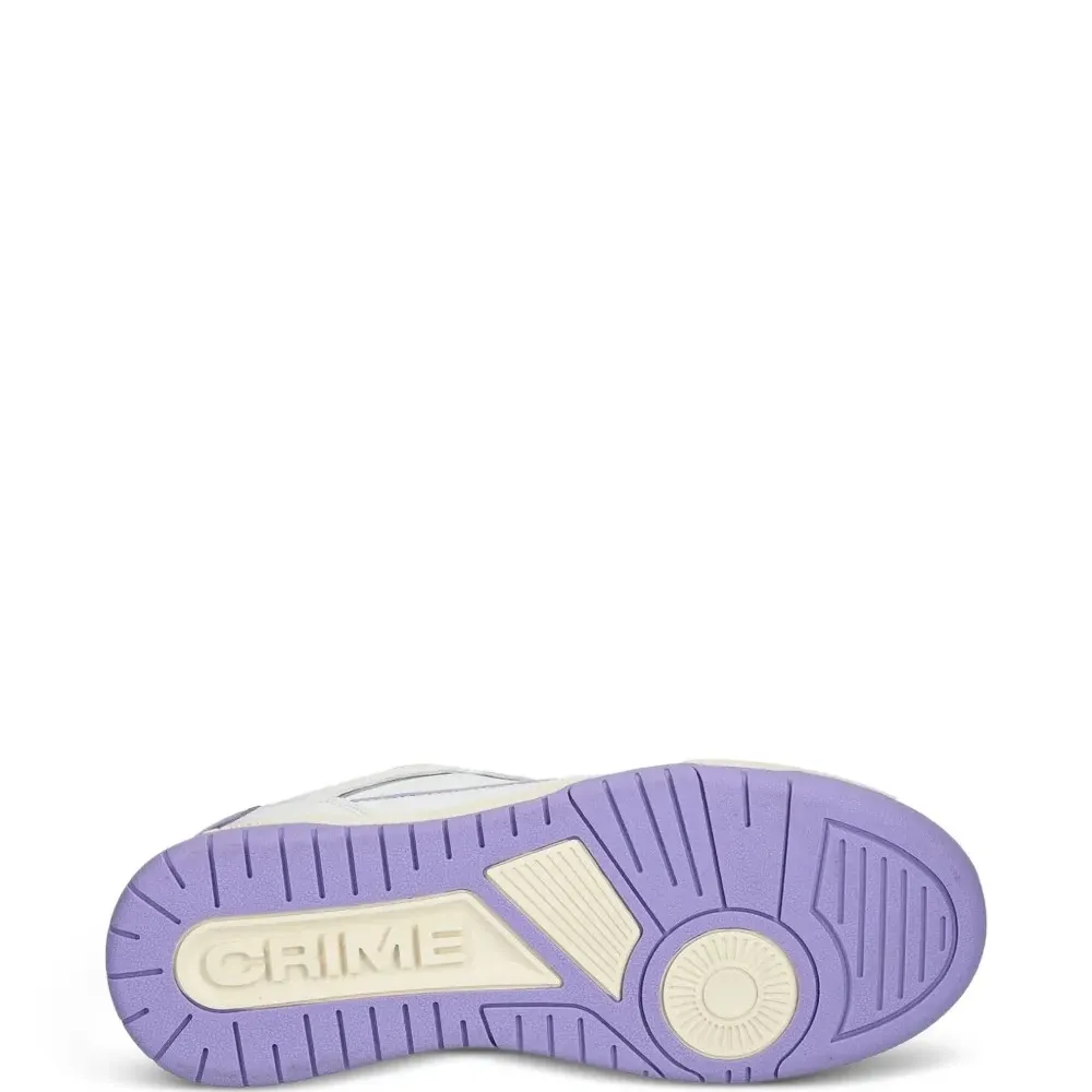 Кроссовки с вышитым логотипом