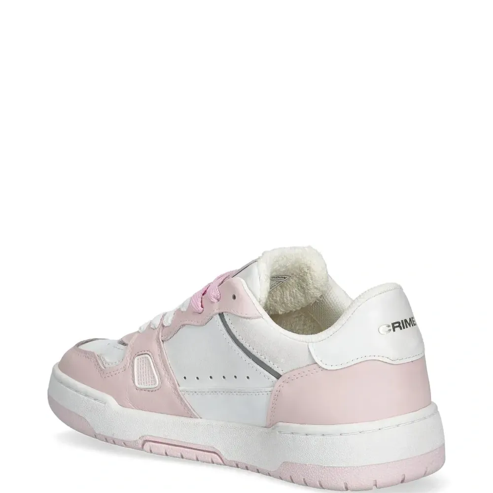 Кроссовки на шнуровке со вставками