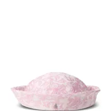 берет с цветочной вышивкой