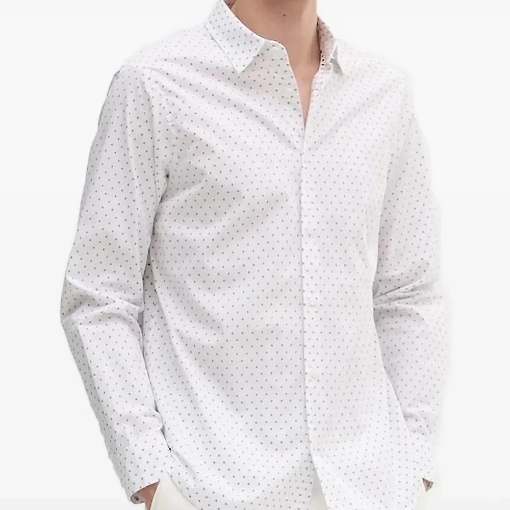 Рубашка в мелкую точку