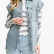 Джинсовый жилет с бахромой Джинсовый жилет с бахромой