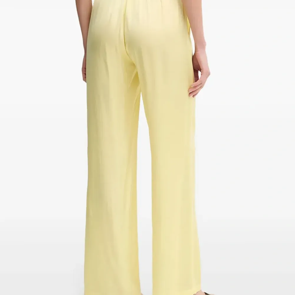 Брюки на шнурке