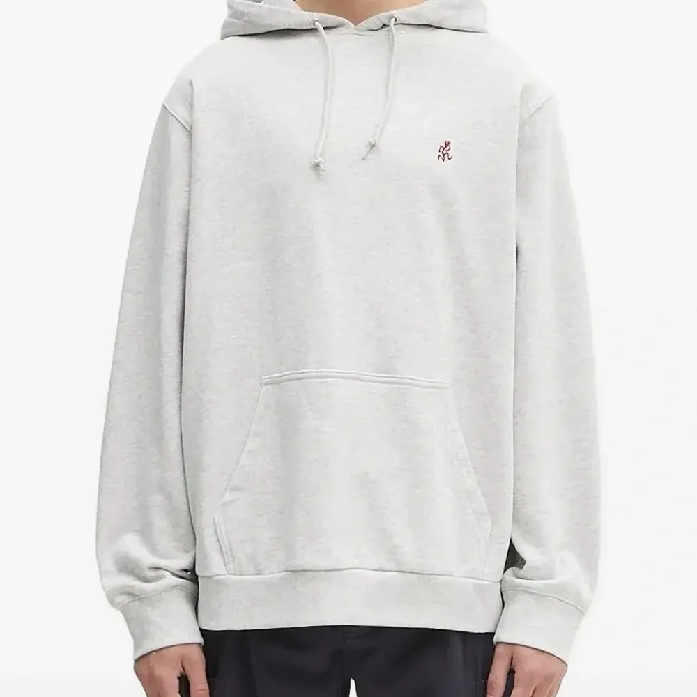 Толстовка с капюшоном и вышитым логотипом