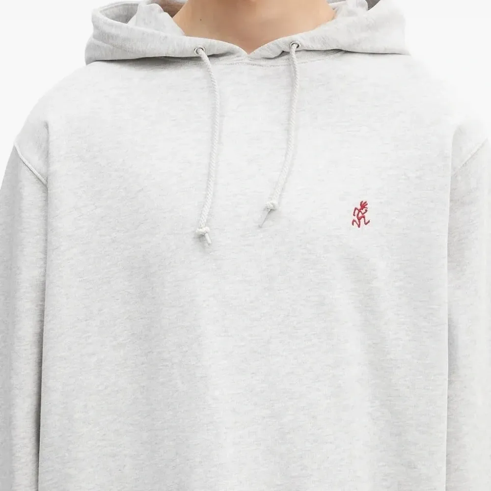 Толстовка с капюшоном и вышитым логотипом