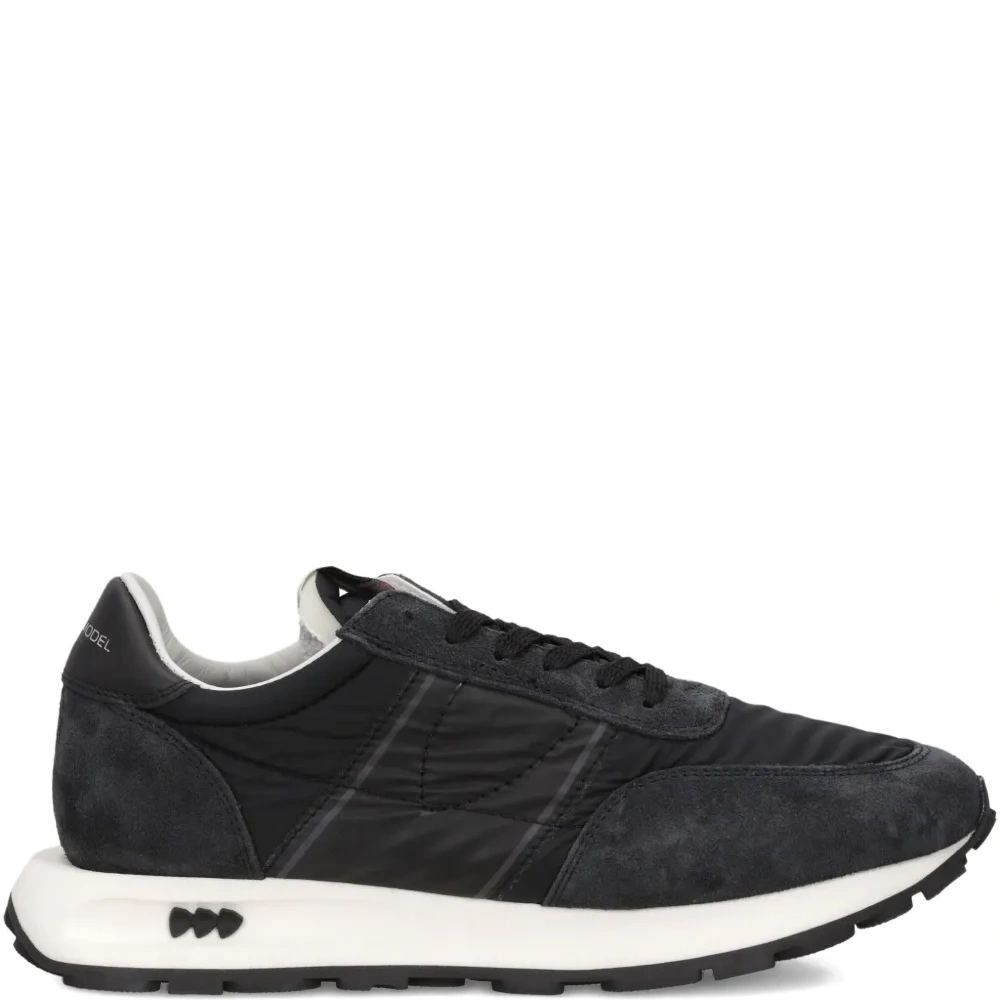 Беговые кроссовки со вставками