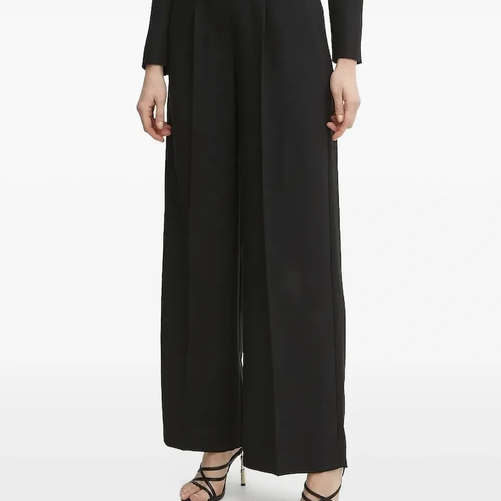 Брюки с кружевными вставками