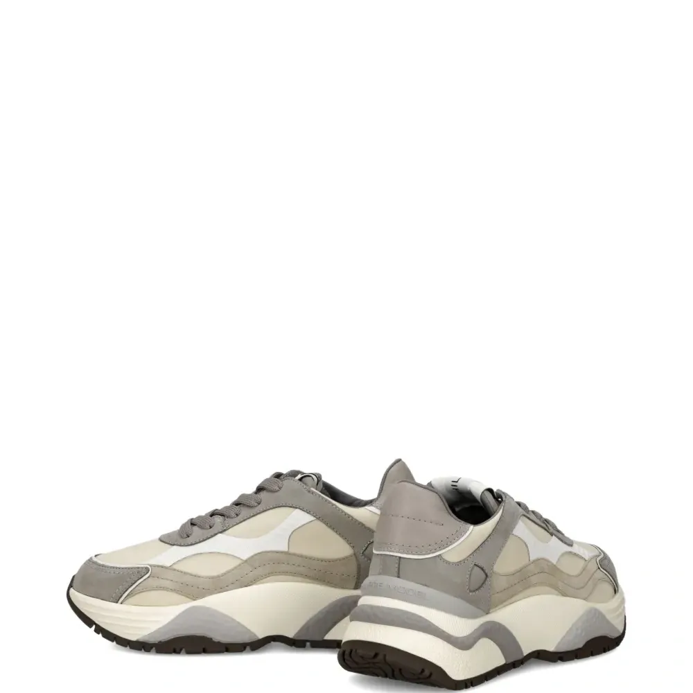 Кроссовки со вставками