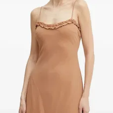 Платье асимметричного кроя с оборками