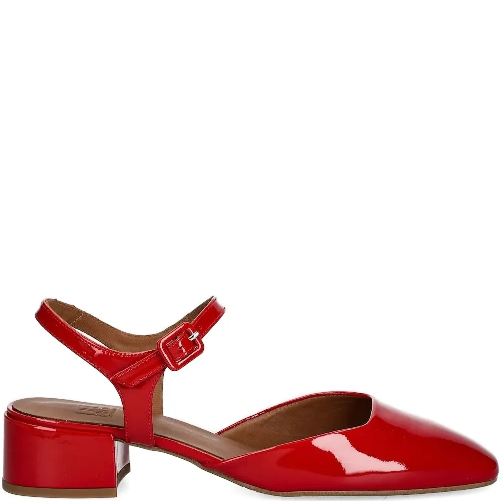 Туфли с ремешком на щиколотке