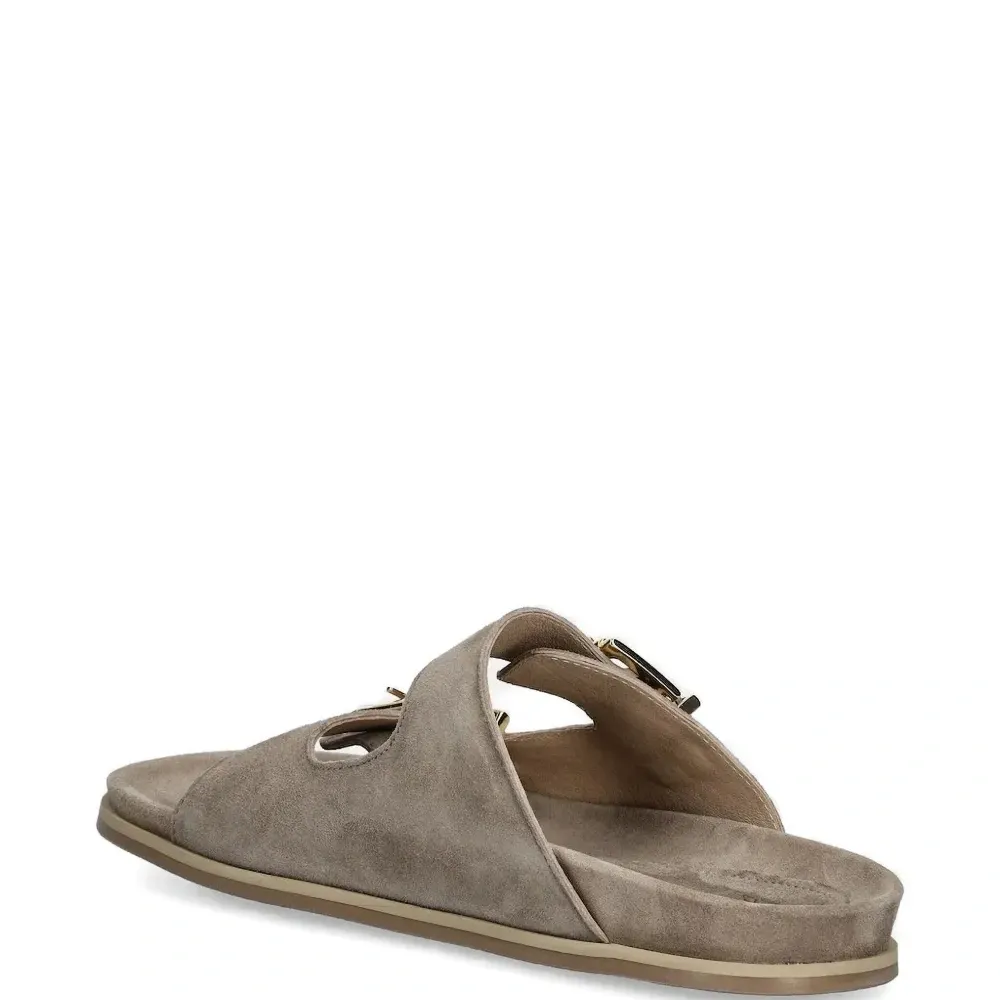 Сандалии с пряжками Сандалии с пряжками