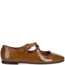 Лакированные туфли с пряжкой