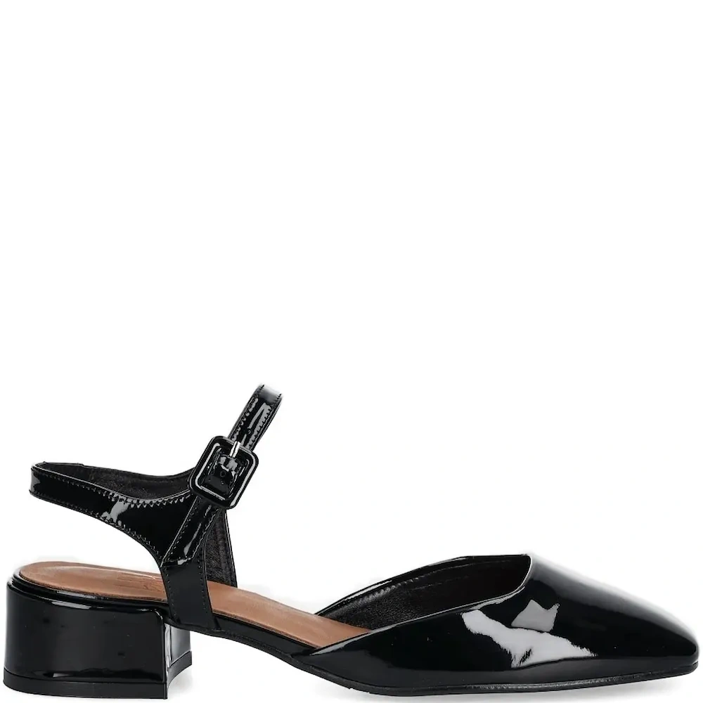 Туфли с ремешком на щиколотке