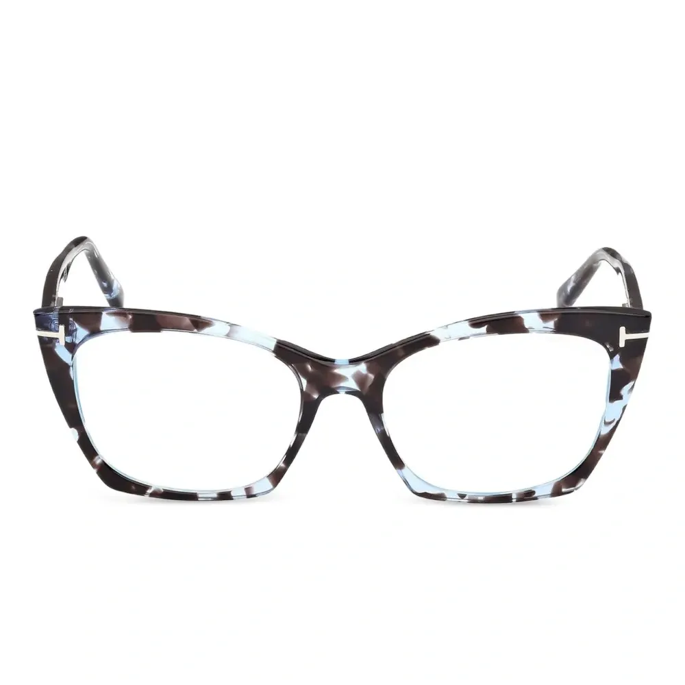 очки в оправе 'кошачий глаз'