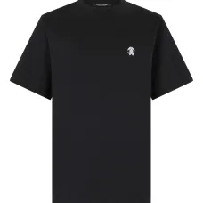 футболка с вышитым логотипом