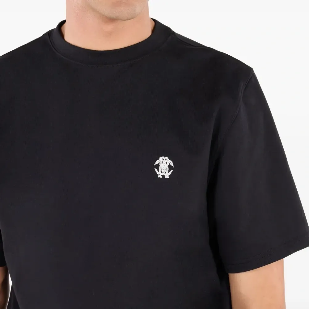 футболка с вышитым логотипом