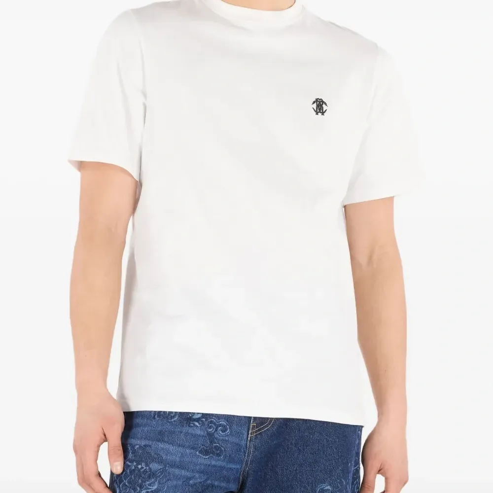 футболка с вышитым логотипом футболка с вышитым логотипом