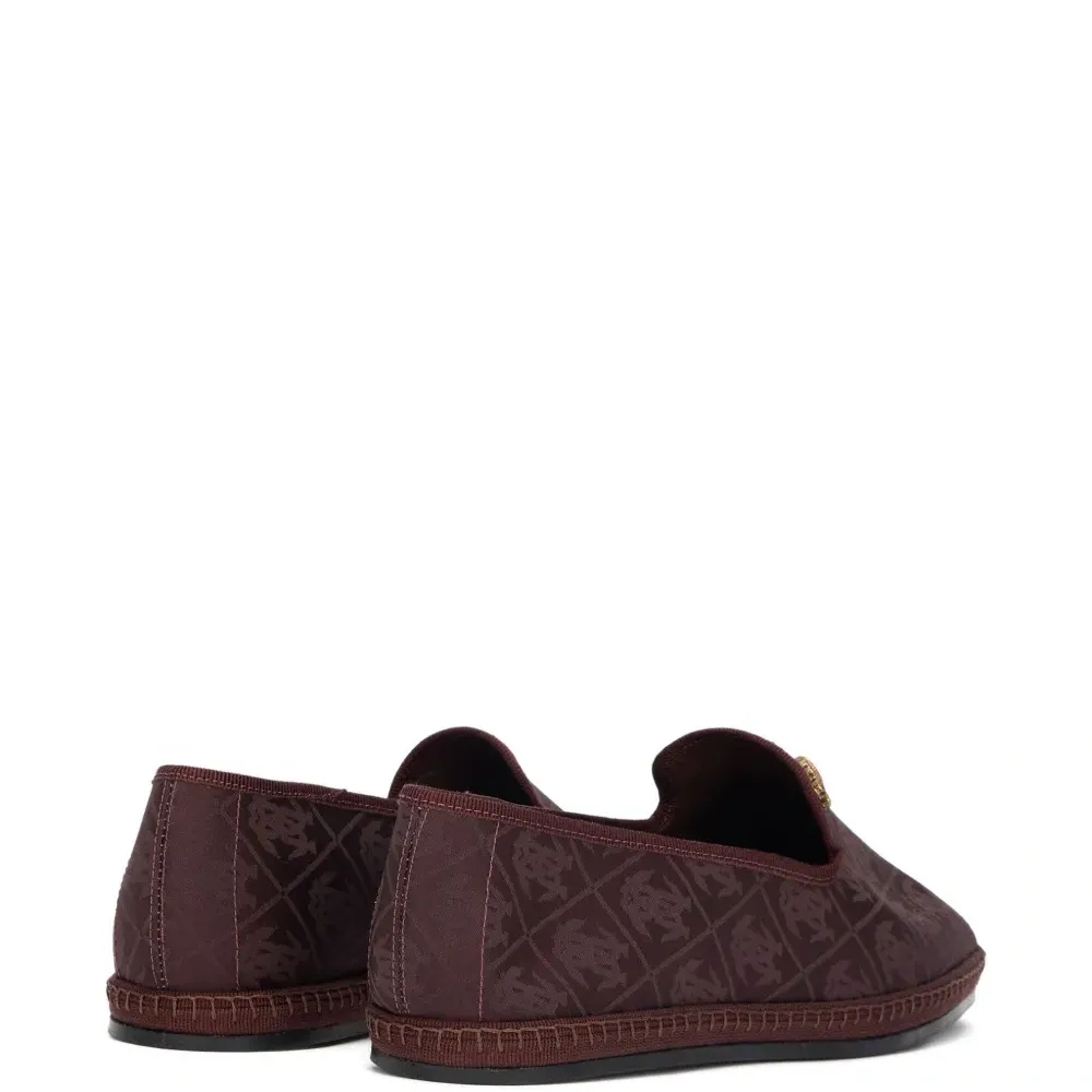 лоферы с монограммой