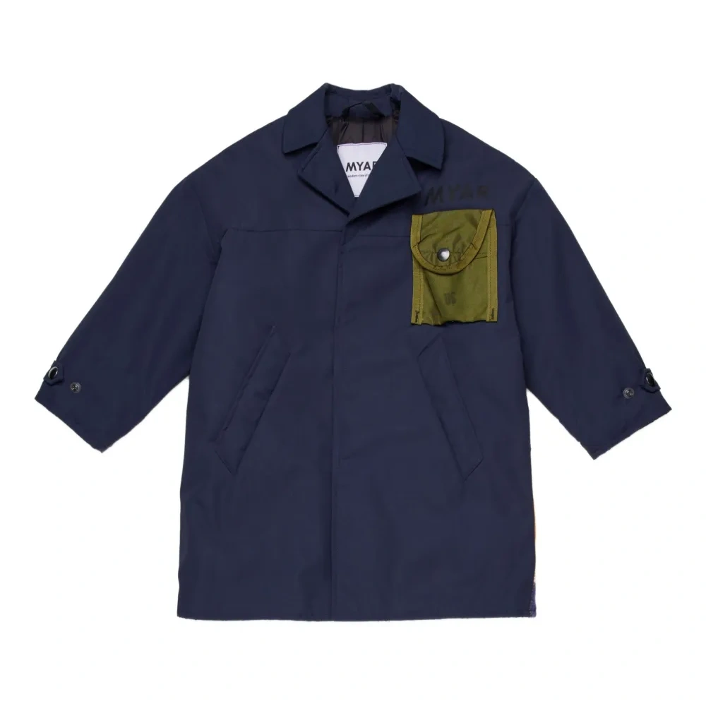 Куртка с накладными карманами