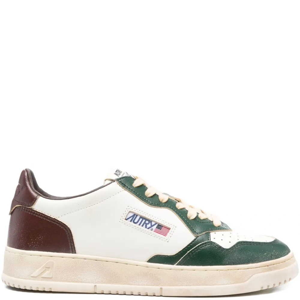 кроссовки со вставками