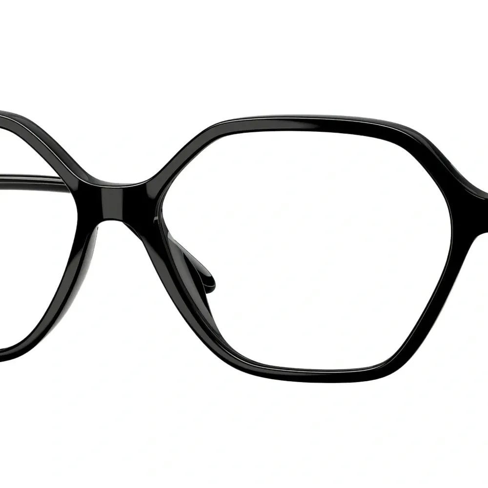 Очки в геометричной оправе