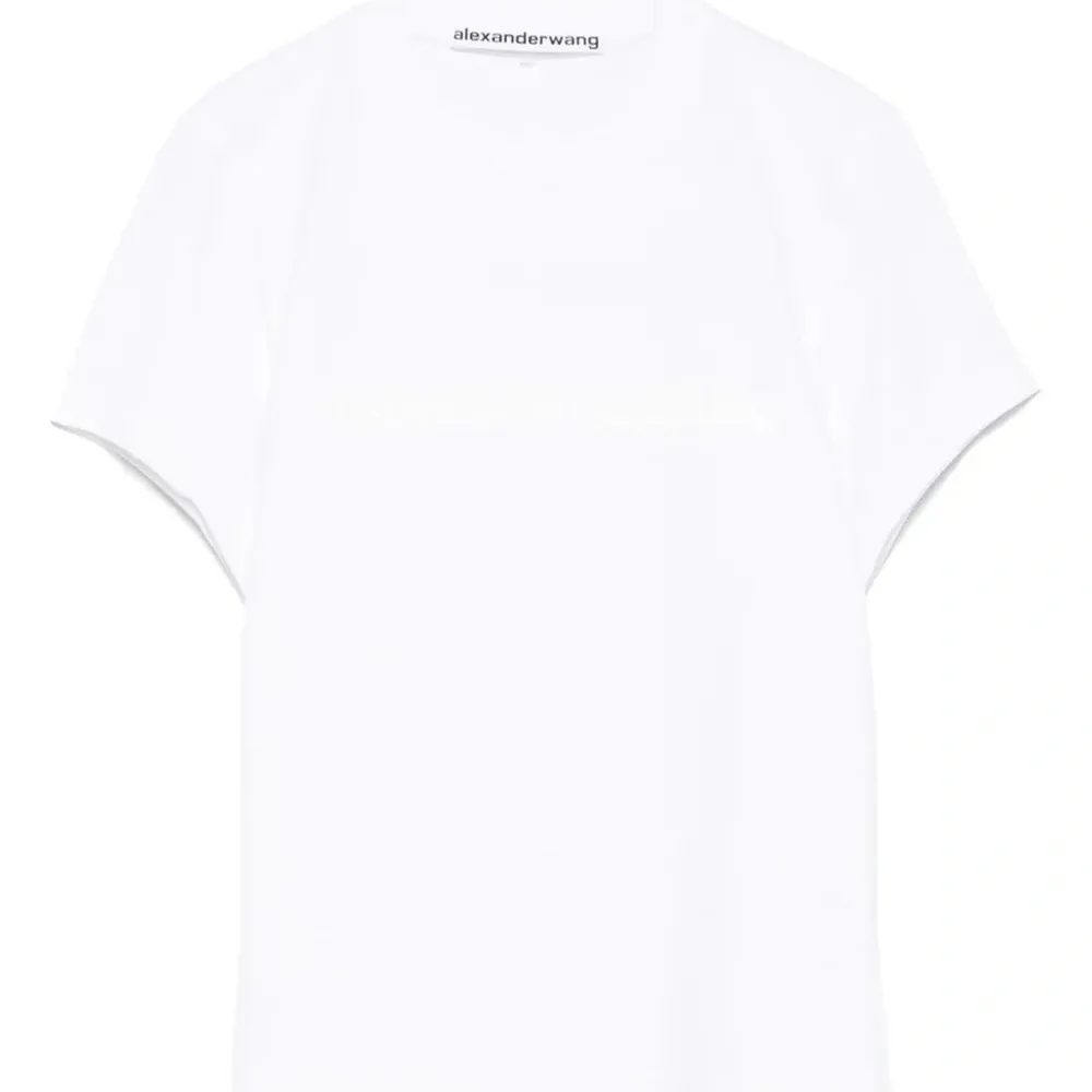 футболка с круглым вырезом