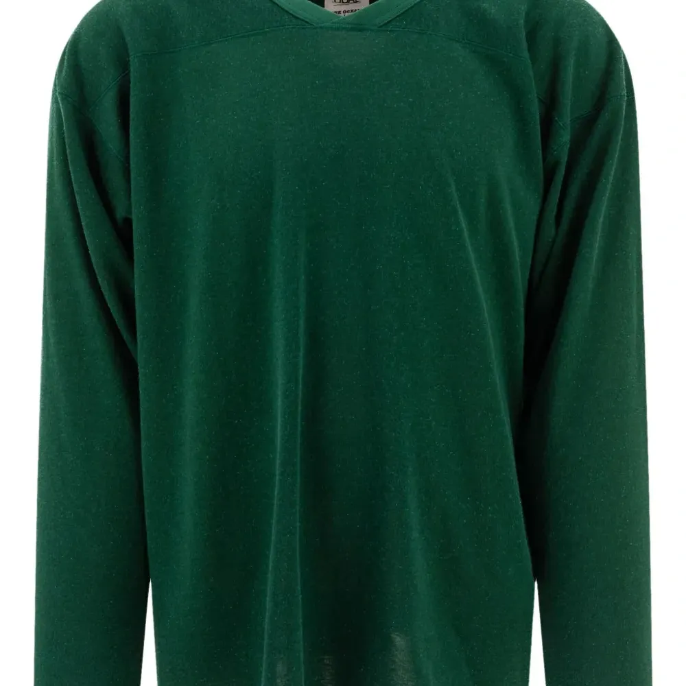 Футболка с V-образным вырезом