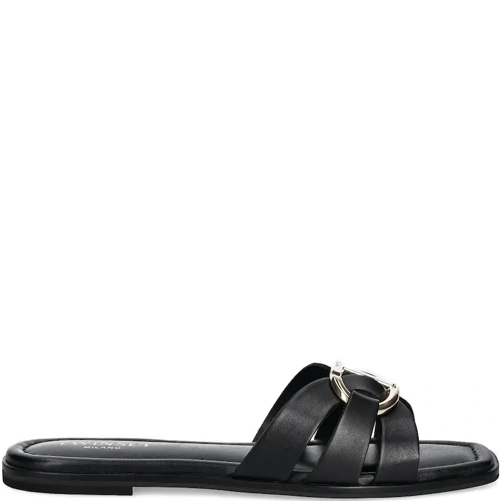 Сандалии с перекрестными ремешками Сандалии с перекрестными ремешками