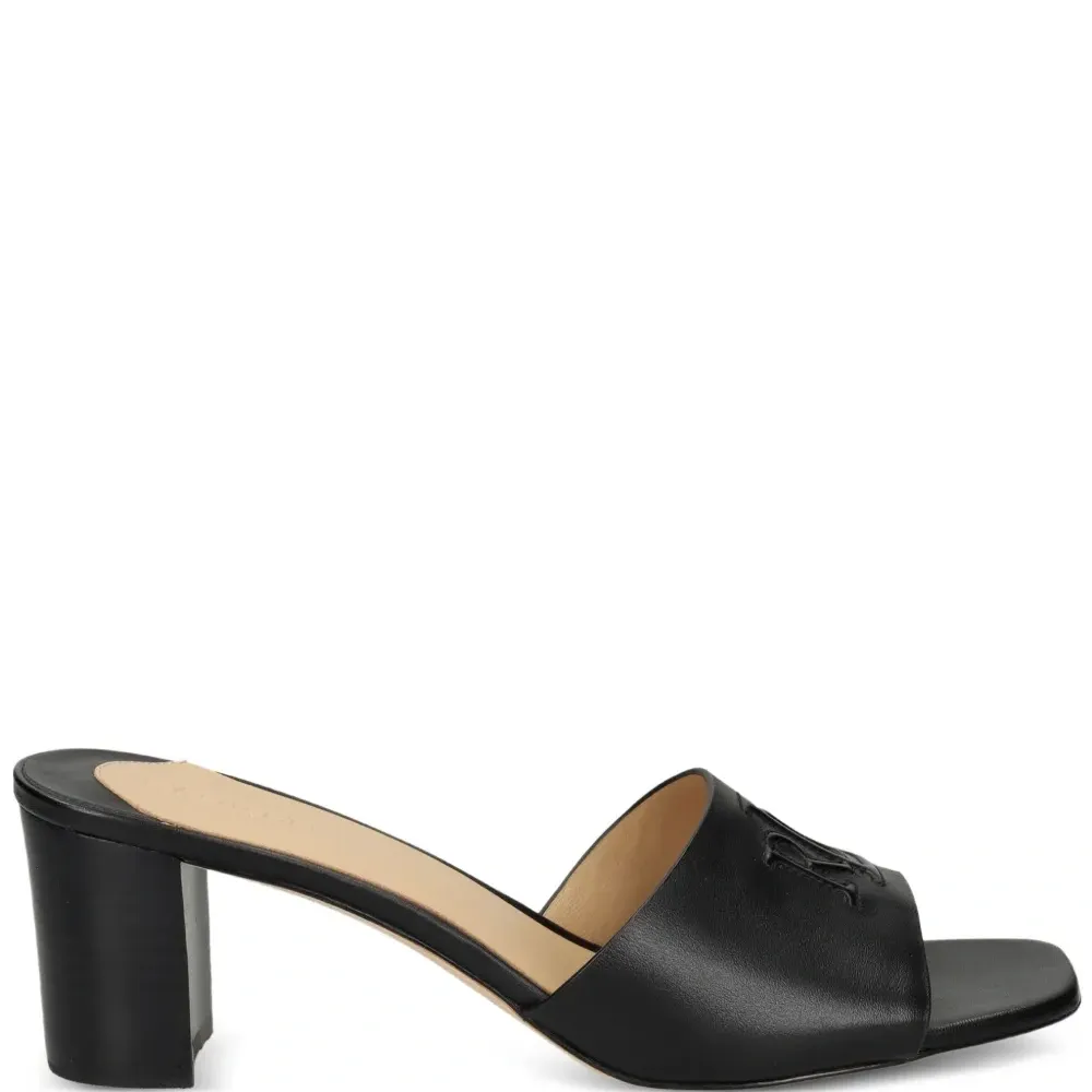 сандалии с тисненым логотипом и открытым носком