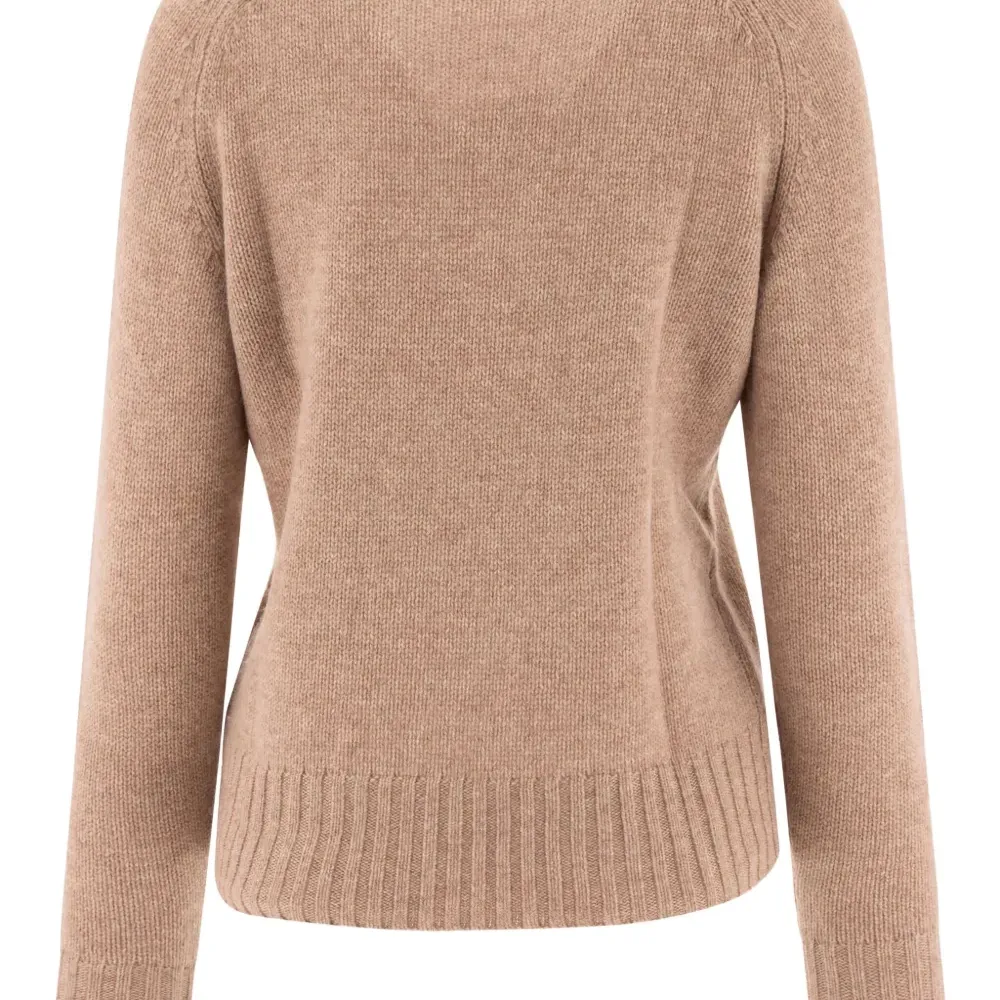 Свитер с рукавами реглан