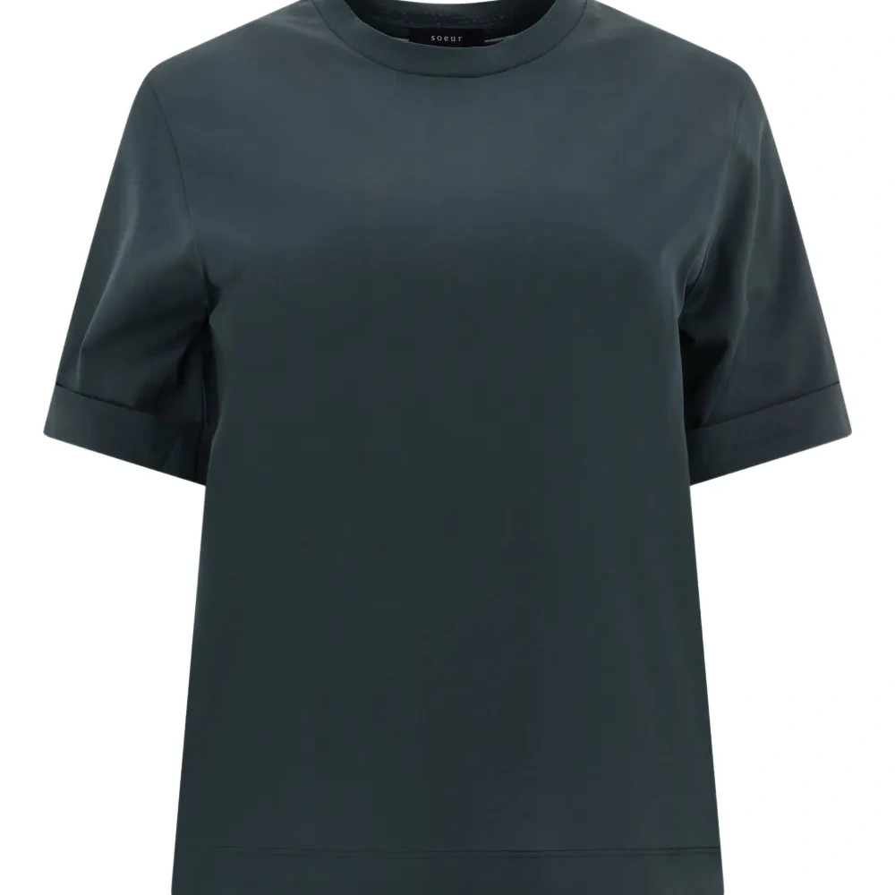 Футболка с круглым вырезом