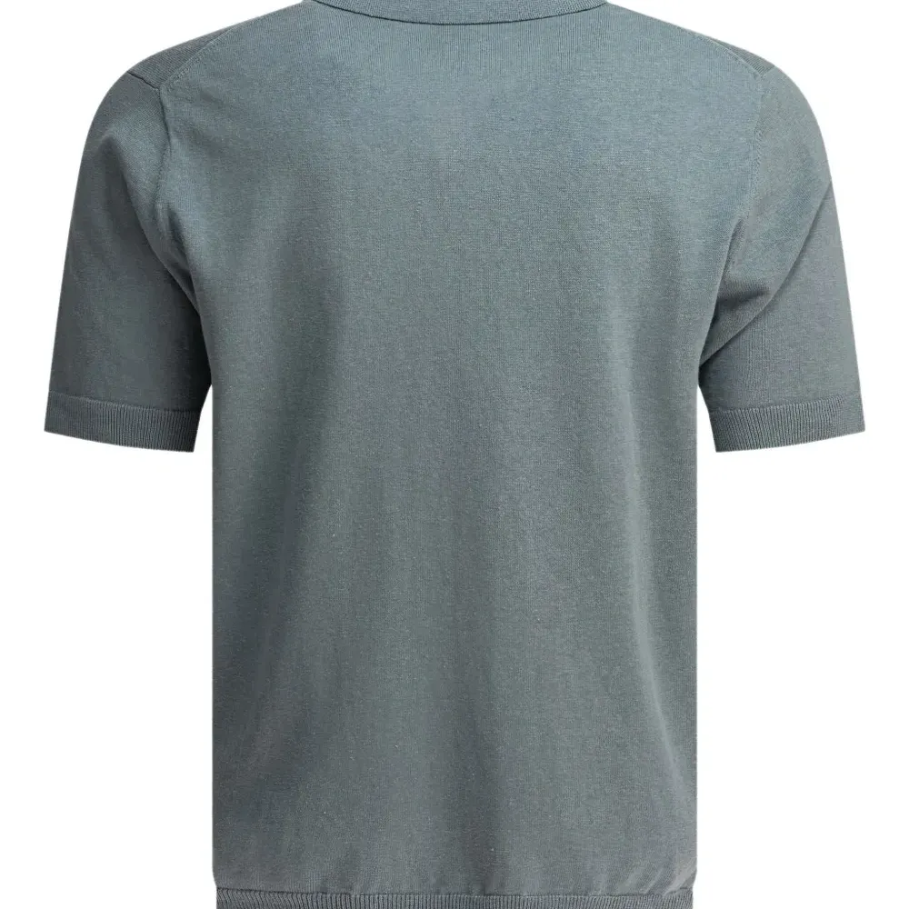 Трикотажная футболка с V-образным вырезом