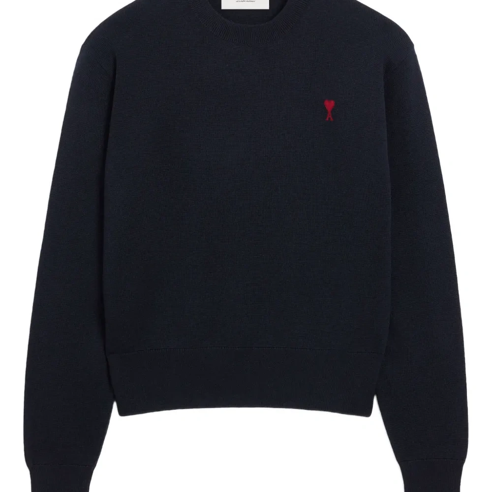 Свитер с вышивкой