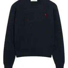 Свитер с вышивкой