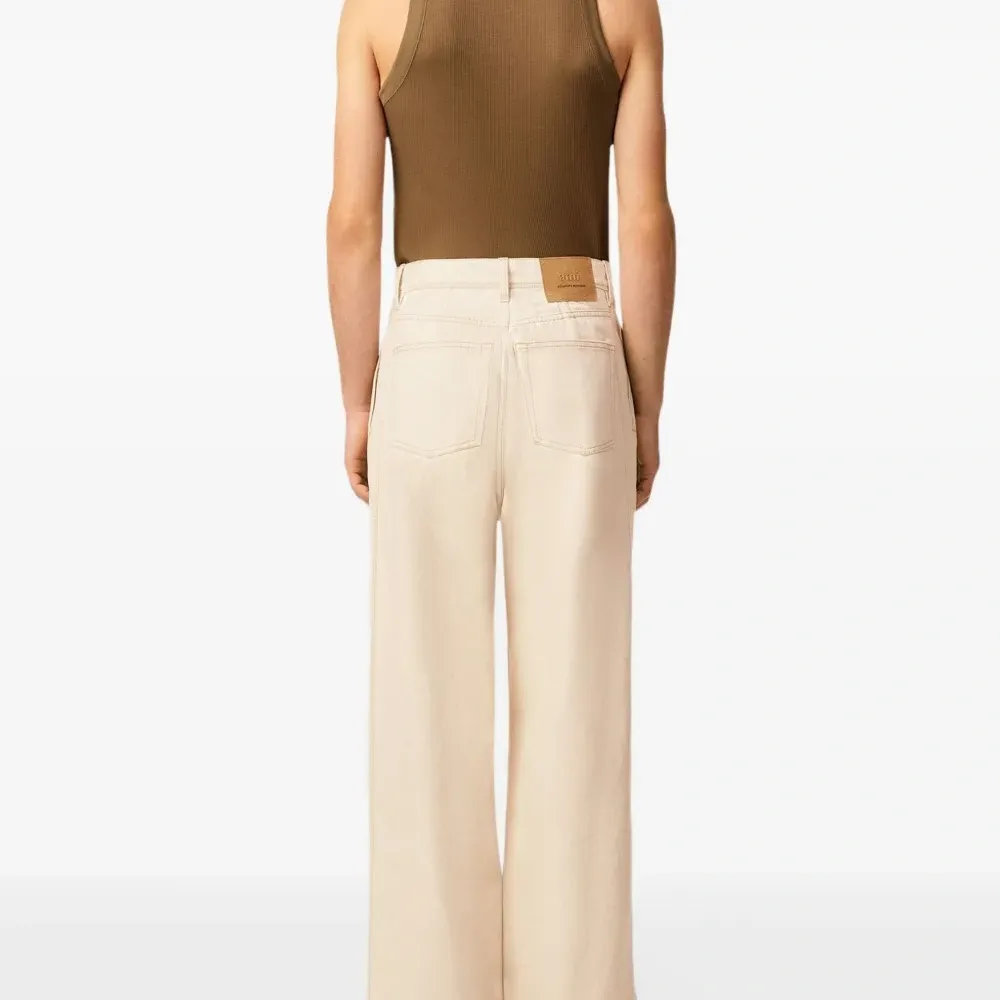 джинсы свободного кроя