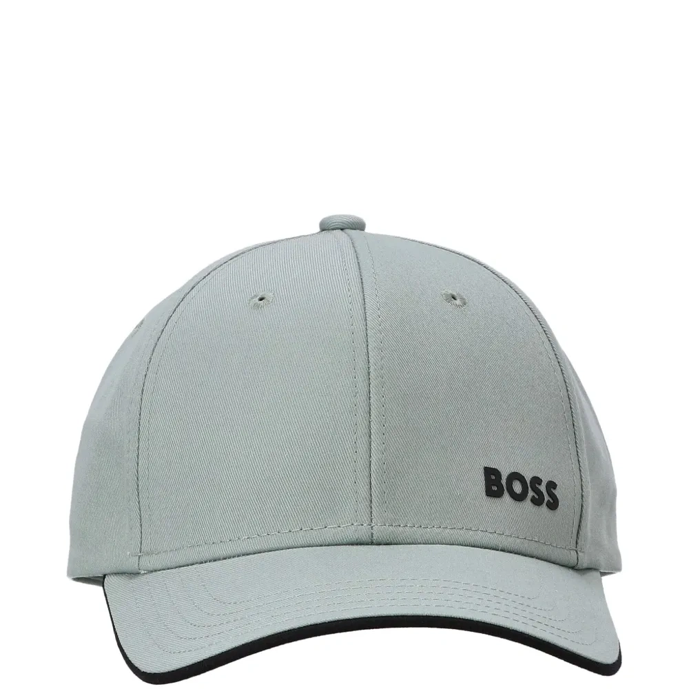 Кепка с тисненым логотипом