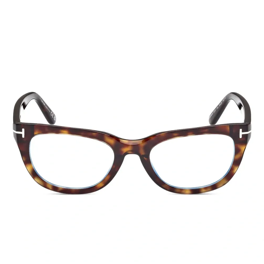 очки в оправе 'кошачий глаз'