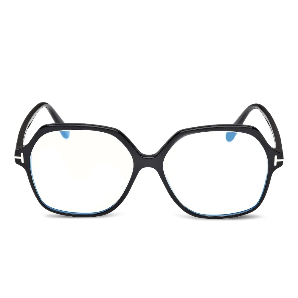 Очки в квадратной оправе